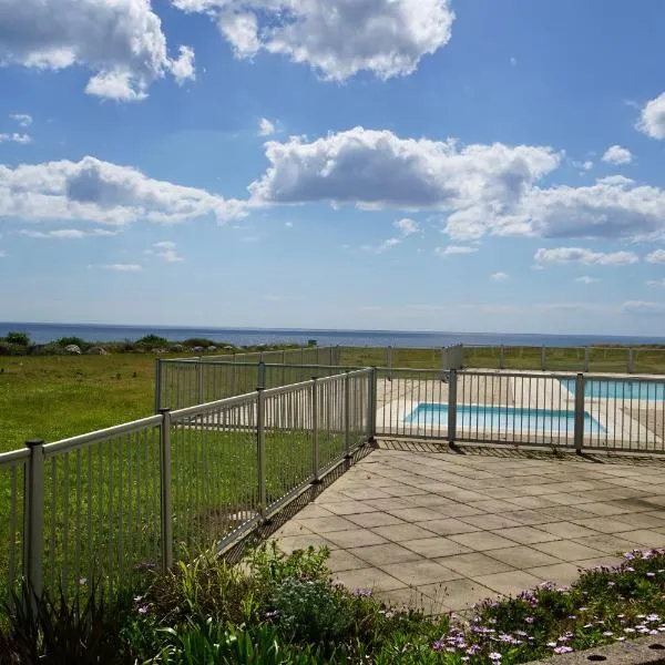Cabestan piscine 100m de la plage, hotel en Guidel
