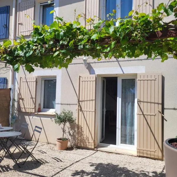 Maison chaleureuse – hotel w mieście Monteux