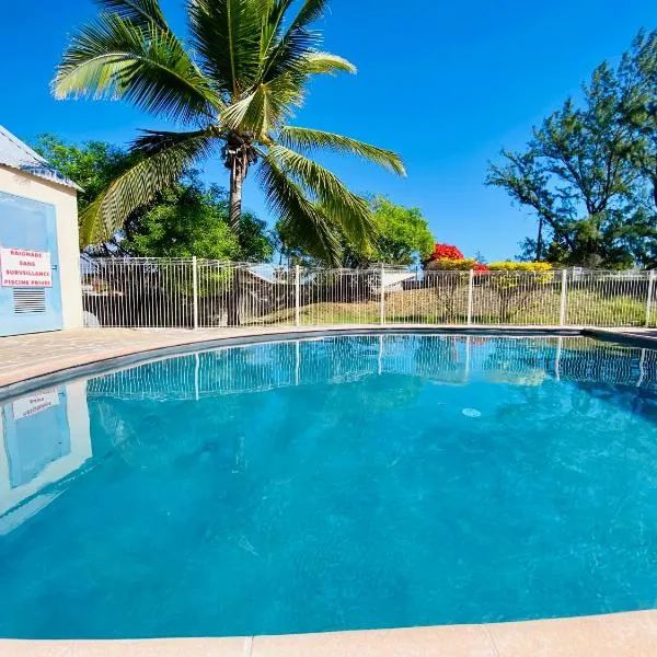 Au bord de l'eau la saline les bains, hotel in La Saline Le Bains