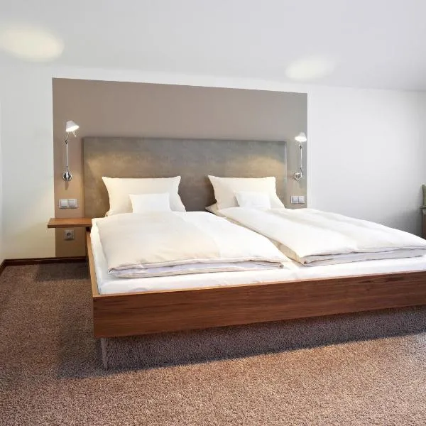 Hotel Am Helmwartsturm, hotel a Andernach