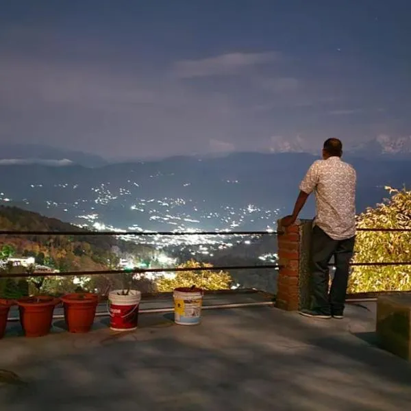 Golden Himalaya Homestay, hotel v destinaci Kausani