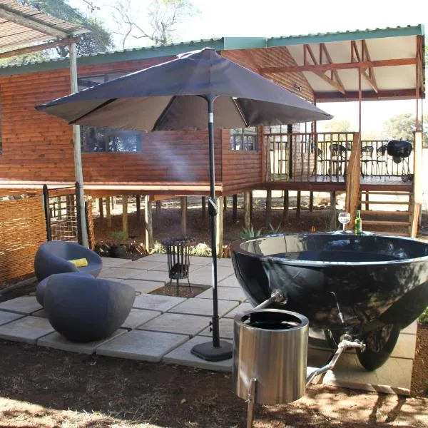 Romantic cabin in Big 5 Reserve, hotel v destinaci Dinokeng Game Reserve