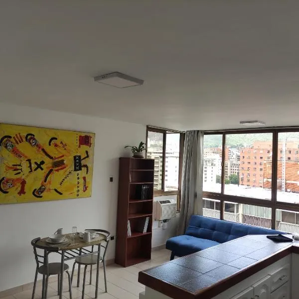 Apartamento cerca del Boulevard de Sabana Grande y zona comercial, hotel in Caracas
