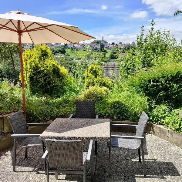 Ferienwohnung "Kirchblick" im Ferienhaus Blumenhain, hotel a Bad Wünnenberg
