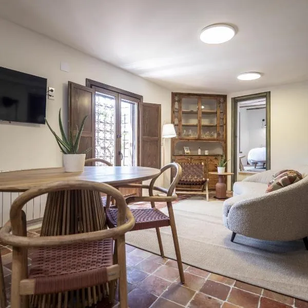 La Casa Amarilla apartamento Bronchales, hotel v destinaci Albarracín