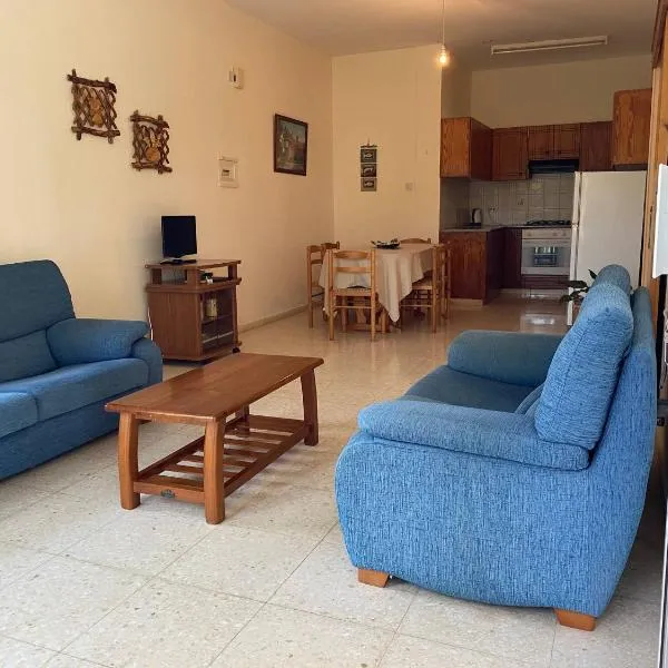 Kritos Apartments with Two Bedrooms, hotel in Argaka