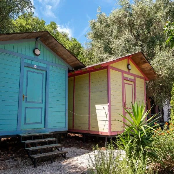 Social Camping JAL, hotel v destinaci Jal