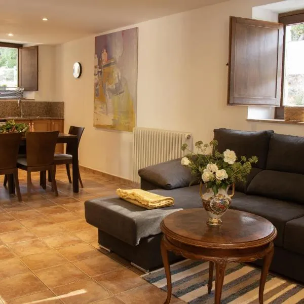 Mas Cal Gira, hotell i Moià