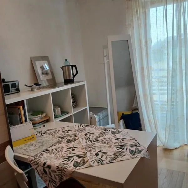 Privatgästezimmer Familie Fröhlich、ライプニッツのホテル