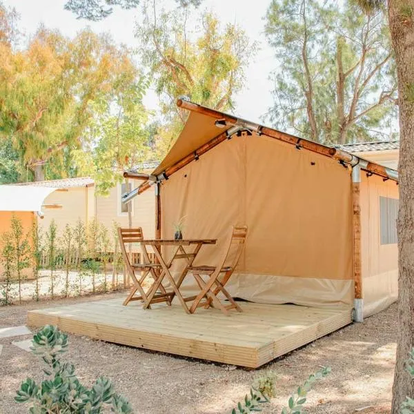 Camping Miramar Playa - cama doble, hotel v destinaci Torredembarra