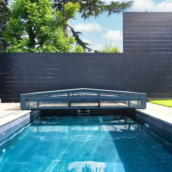 Luxurious Escape - Room LoveSerenity with pool and jacuzzi, hotel di Brussels