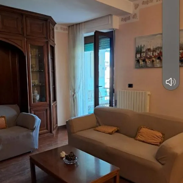 Roses house, hotel in Porto San Giorgio