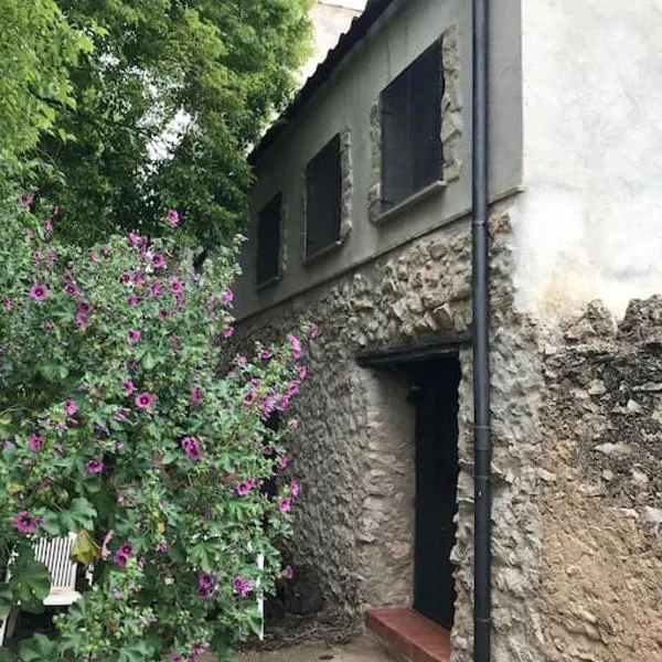 Casa rural acogedora con vistas de montaña, hotel Ulldeconában