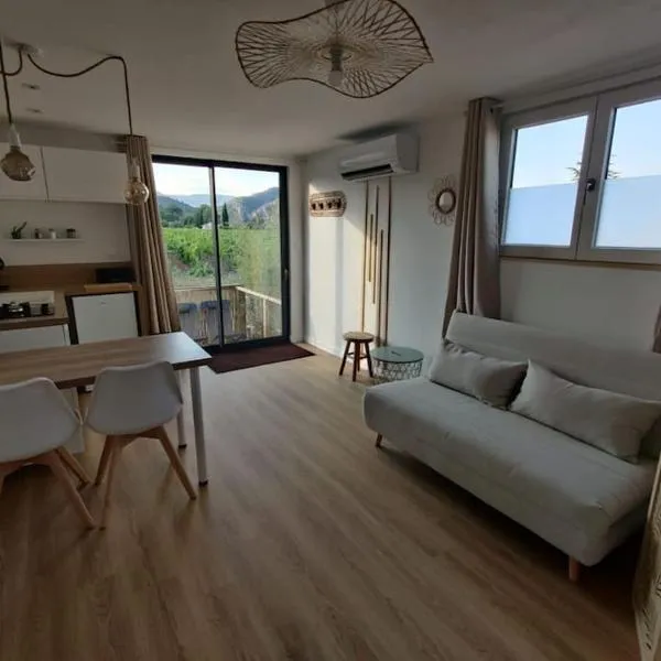 Gîte Gaïa studio avec exterieur, hotel v destinácii Saint-Jean-de-Fos
