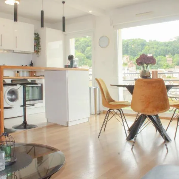 TheSkyFall , cosy appartement, terrasse & parking, hotel v destinaci Longwy