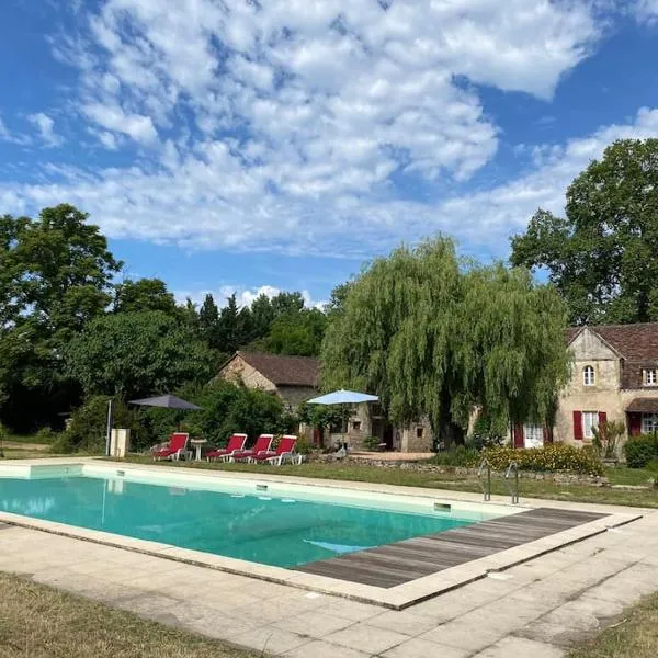 Vakantiehuis La Poire, op landgoed aan de Dordogne, hotel v destinaci Prudhomat