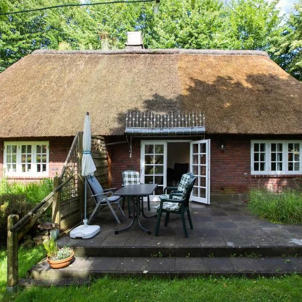 Ferienhaus Reetkate Breklum, hotel in Breklum