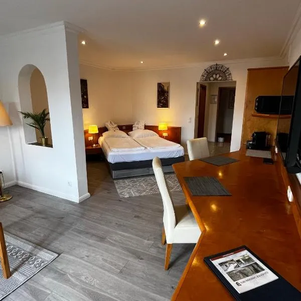 Residenz Royal, hotel in Sandhausen
