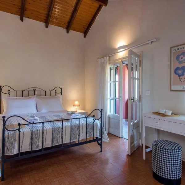 The Roof Family Apartment, hotel in Alepou