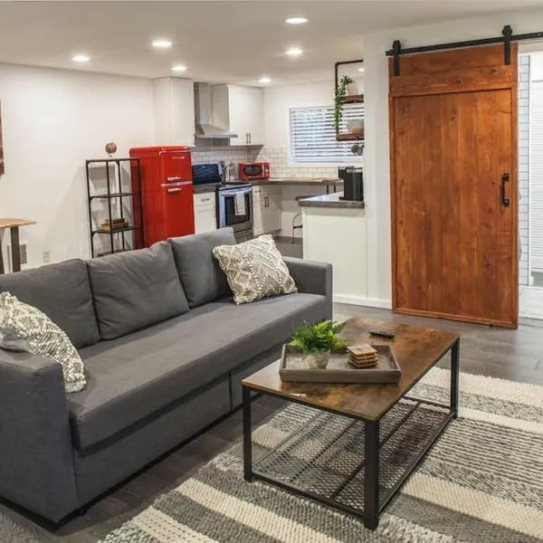 Relax & Enjoy This Spacious Gem In Easy Location, hotel v destinaci Vancouver