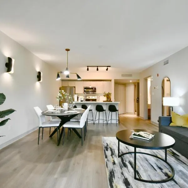 Valley Vista Haven - Exquisite Condo Retreat with Jacuzzi - Top Floor Romance - Self-Check-in - Gourmet Kitchen - Heated Pool Paradise, hotel in Shanty Bay