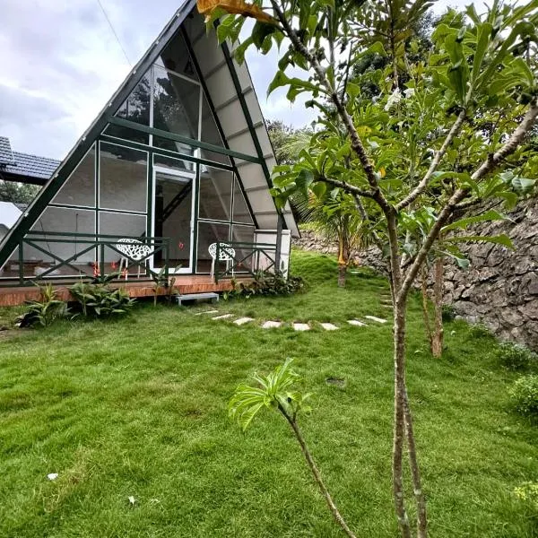 Royal Woods, hotel a Meppādi