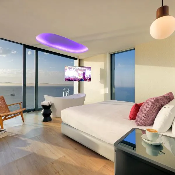 Hard Rock Hotel Ibiza – hotel w mieście Playa d'en Bossa