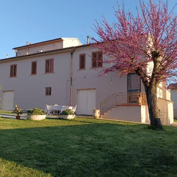 Il Colle affittacamere, hotel v destinaci Crespina