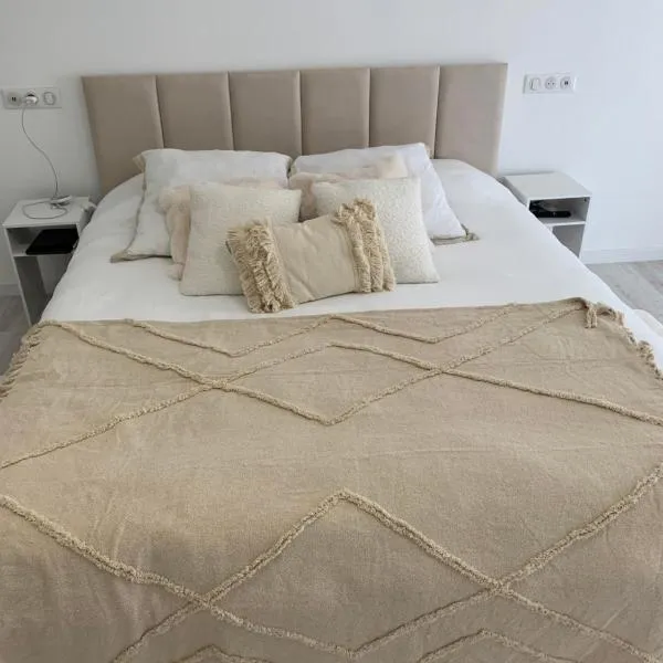 Suite avec sauna, hotel v destinaci Pertuis
