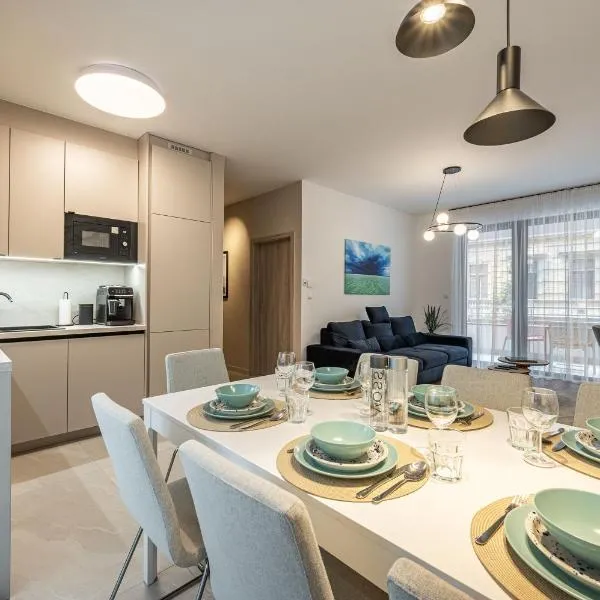 3 Bedroom Condo w Garage and Balcony, hotel a Budapest
