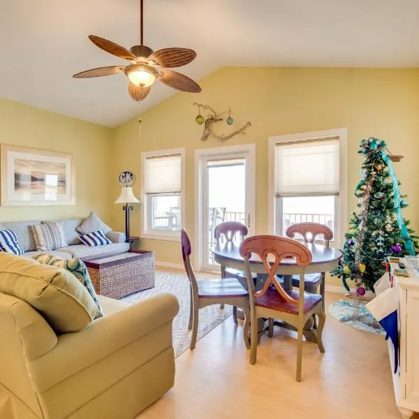 Oceanfront Oasis in Cedar Key with 2 Balconies!, hotel v destinaci Cedar Key