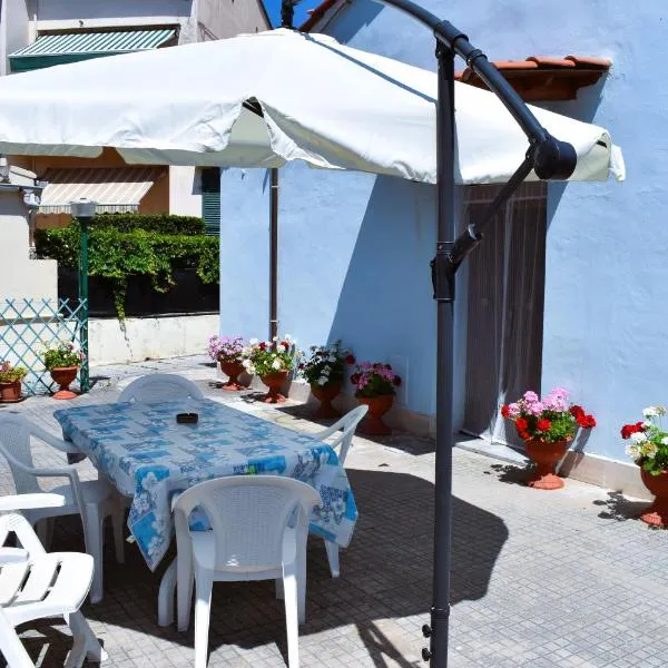 Villino La Perla Azzurra- Marina di Pisa, hotel in Marina di Pisa