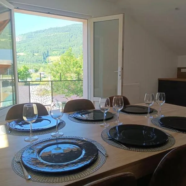 Grand appartement neuf au calme, hotel v destinácii Barcelonnette
