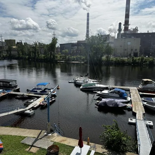 Les Plaisanciers, hotel v destinaci Trois-Rivières
