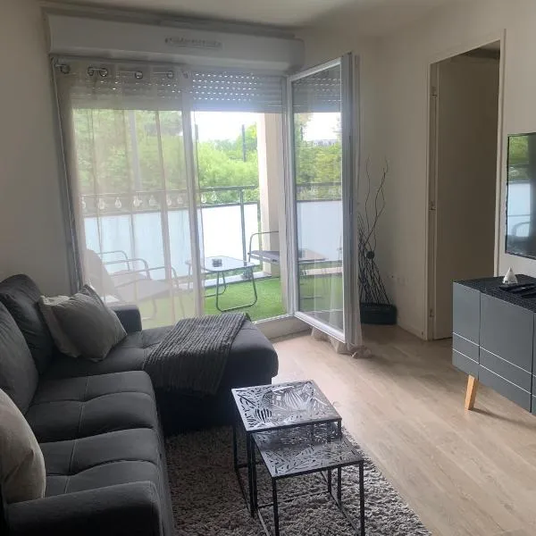 Appartement cosy à Alforville avec Parking – hotel w mieście Alfortville