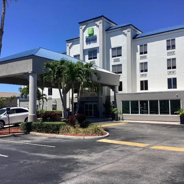 Holiday Inn Express Hotel & Suites Cocoa Beach by IHG, hotel in Cocoa Beach