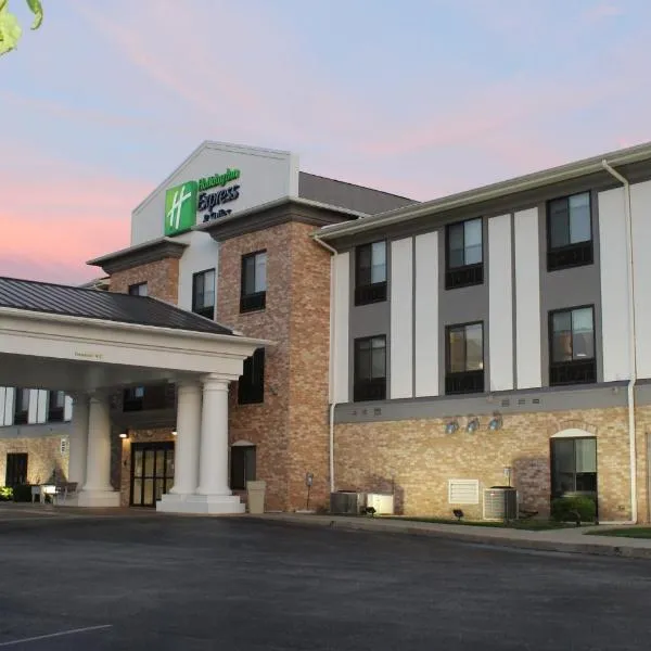 Holiday Inn Express & Suites Greenfield by IHG, hotel em Greenfield