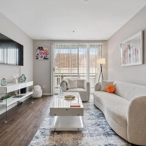 Le Reve , 5 min to the beach Luxury Condo, hotel a Los Angeles