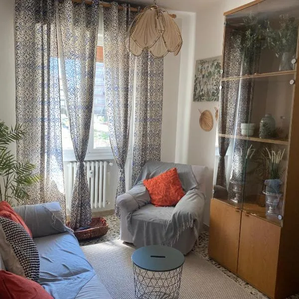 Nebula Nook Luxury Apartment、モデナのホテル