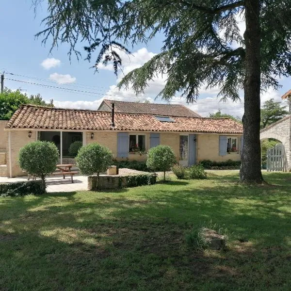 Lodge in Saint-Ciers-Sur-Bonnieure โรงแรมในSaint-Ciers-sur-Bonnieure