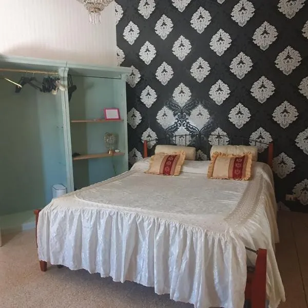 VIBE SPOLETO, Stazione a 150 mt, parcheggio gratuito, khách sạn ở Spoleto
