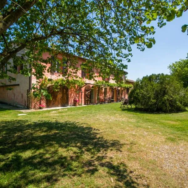 Agriturismo Picchio Rosso, hotel v destinaci Forlì