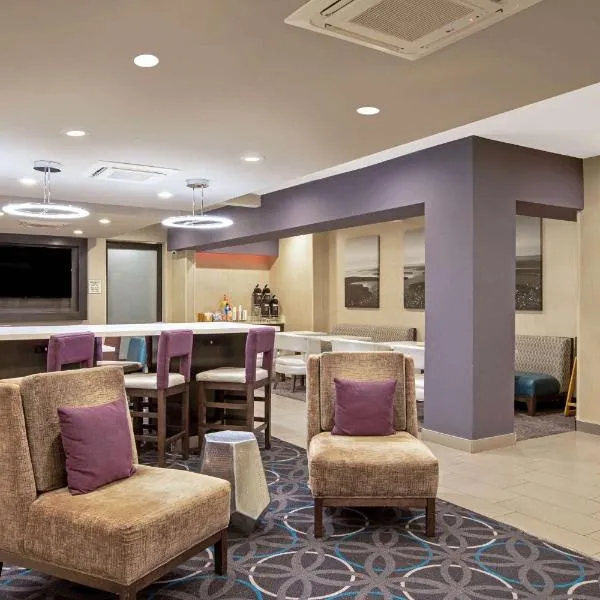 La Quinta by Wyndham Fayetteville, hotel in Fayetteville