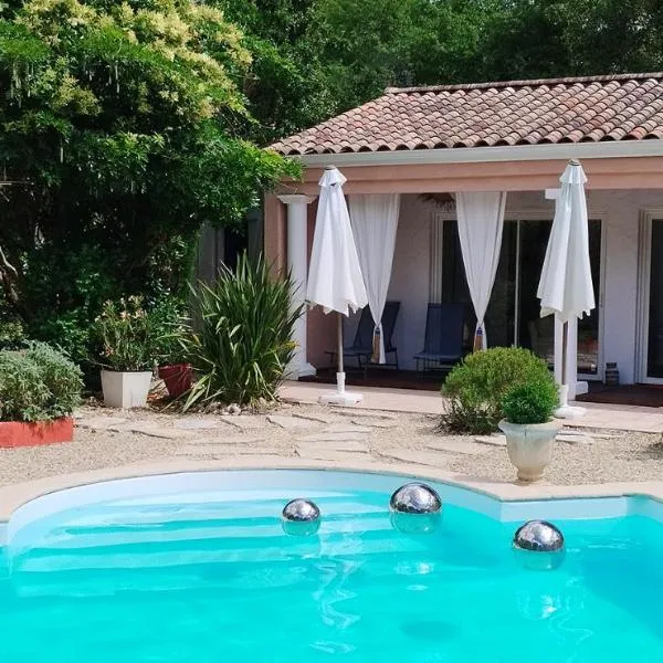Sur la route des châteaux du Médoc, hotel a Blanquefort