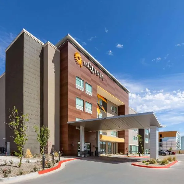 La Quinta Inn & Suites by Wyndham El Paso East Loop-375, hotell i El Paso