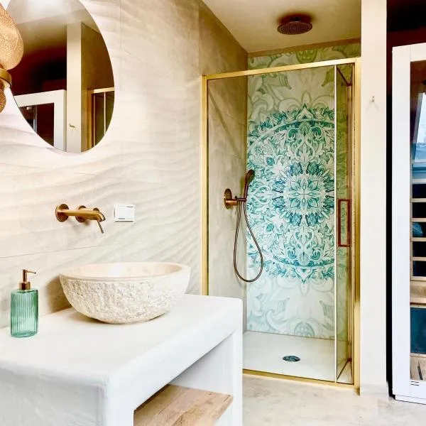 SH Desert SPA Lodge - luxury apartment with sauna、デュースブルクのホテル