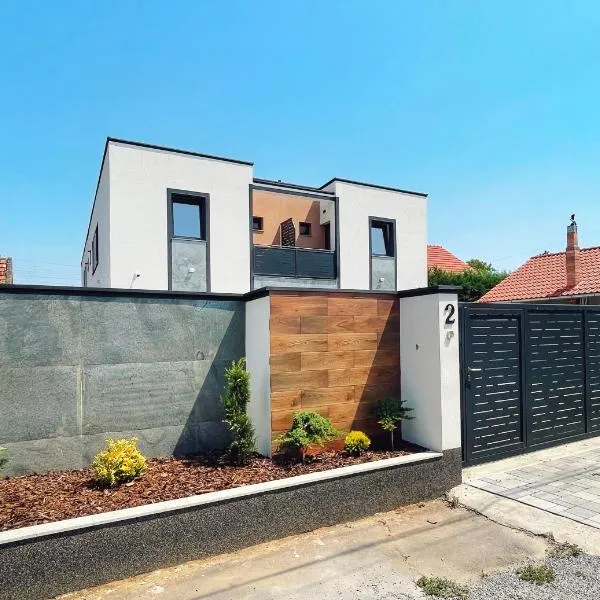 RV Premium Apartments, hotel in Arad