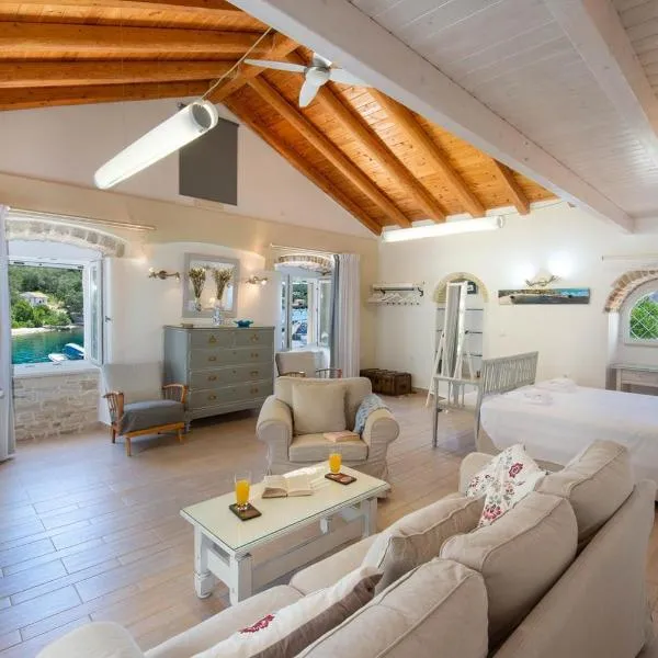 Harbour House، فندق في (( Klonátika ))