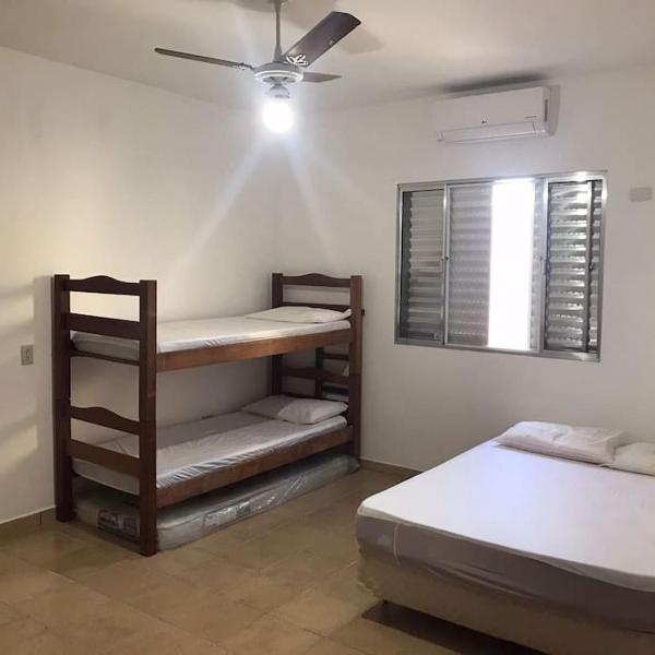 Casa espaçosa a 500 m da praia - Foto 2