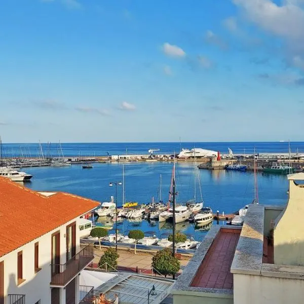 Ático espacioso en el Mediterráneo con vistas al puerto de Cambrils, hotel v destinaci Cambrils